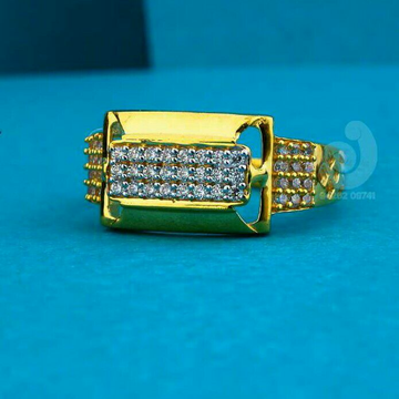 916 Attractive Cz Gents Ring
