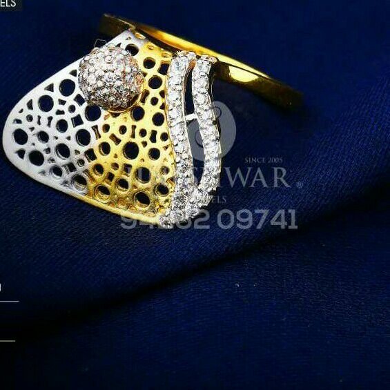 916 Attractive Fancy Cz Gold Ladies Ring LRG -0702