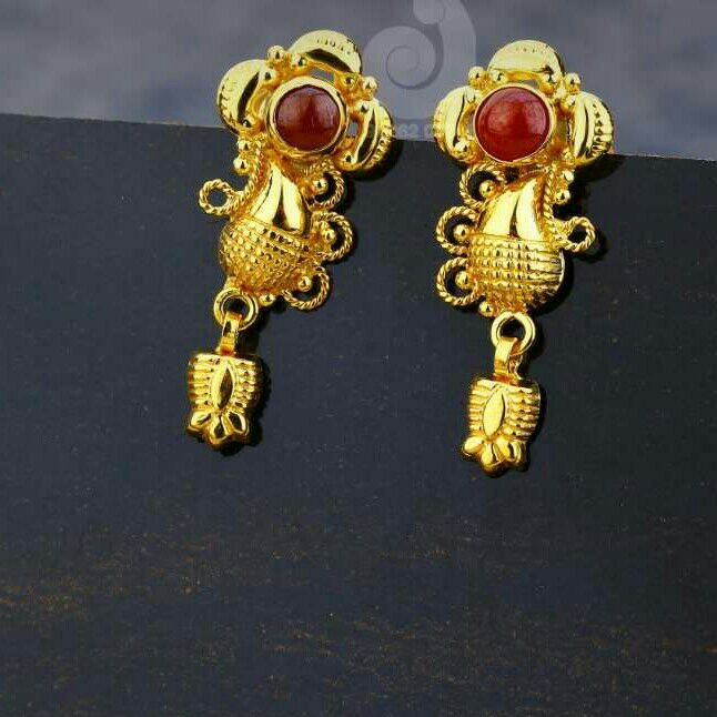 18ct Ruby Stone Hanging Tops